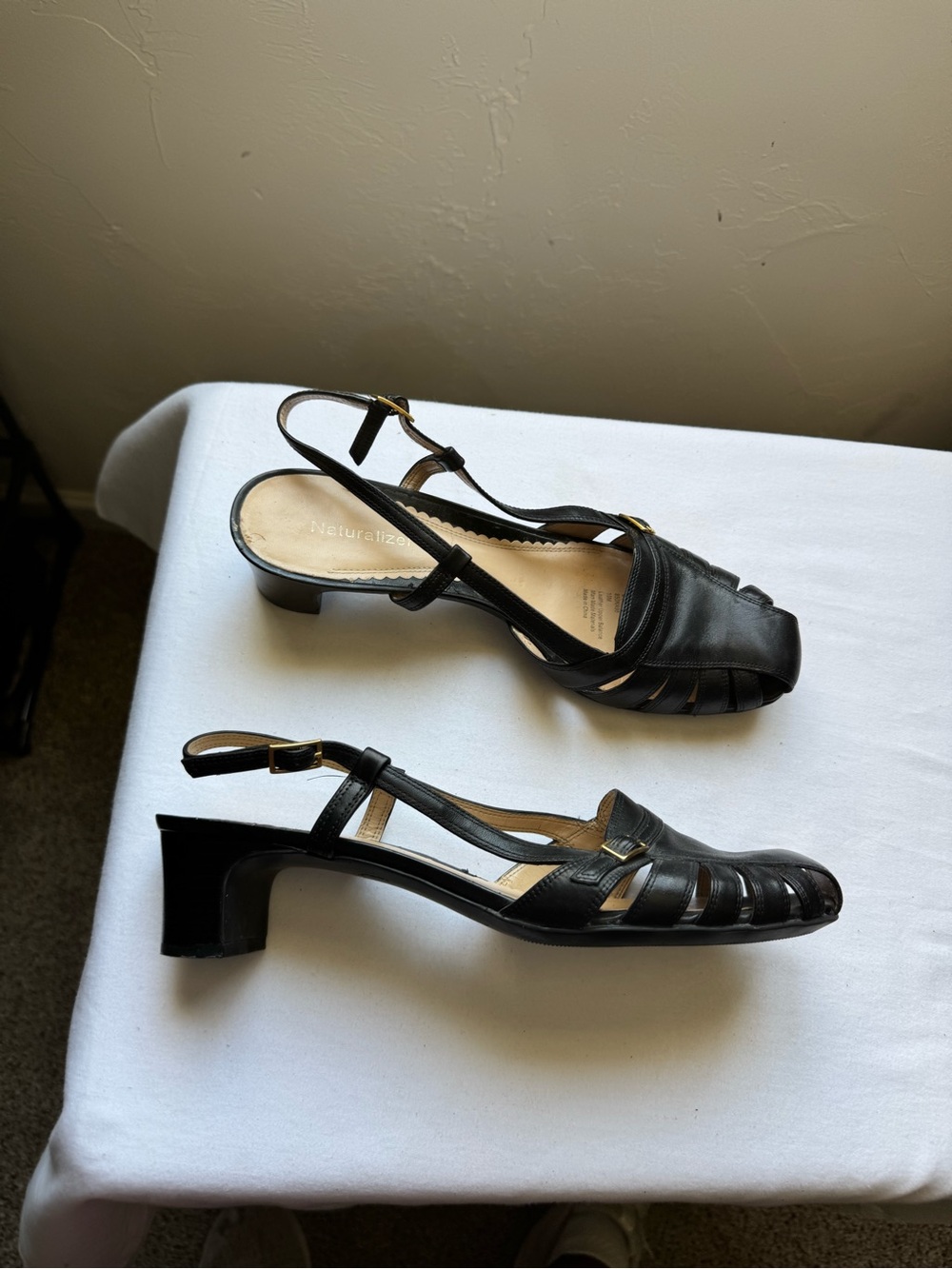 Vintage Naturalizer Black Strappy Slingback heels  🖤 Size 10